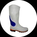 چکمه سفید بلند صادقی